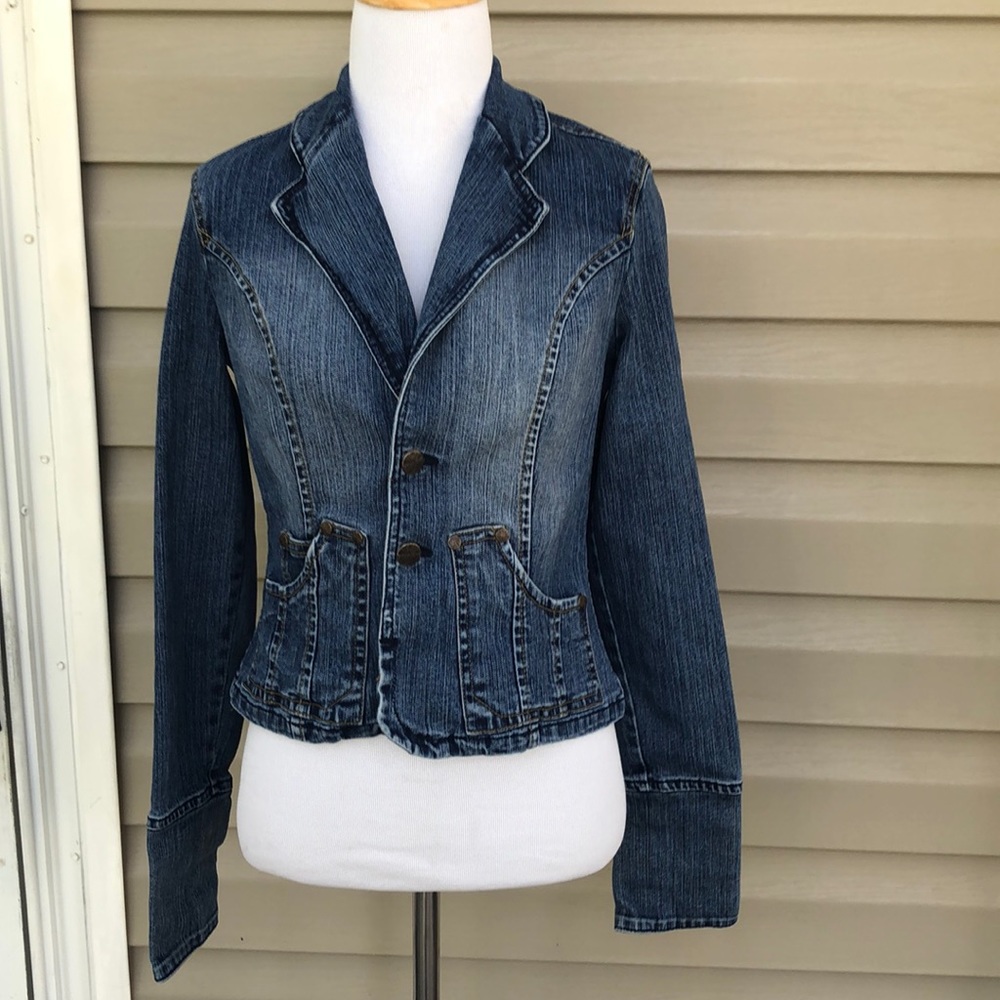 Younique women’s denim blue jean jacket